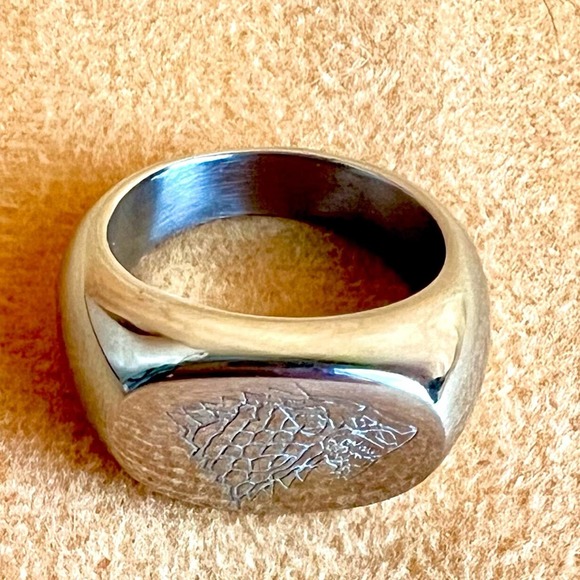 Licensed HBO Game of Thrones 2011 House of Stark Stainless Steel Direwolf Ring - Picture 5 of 7